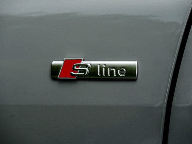 Audi Q4 45 e-tron Sportback quattro S LINE LM21 AHK