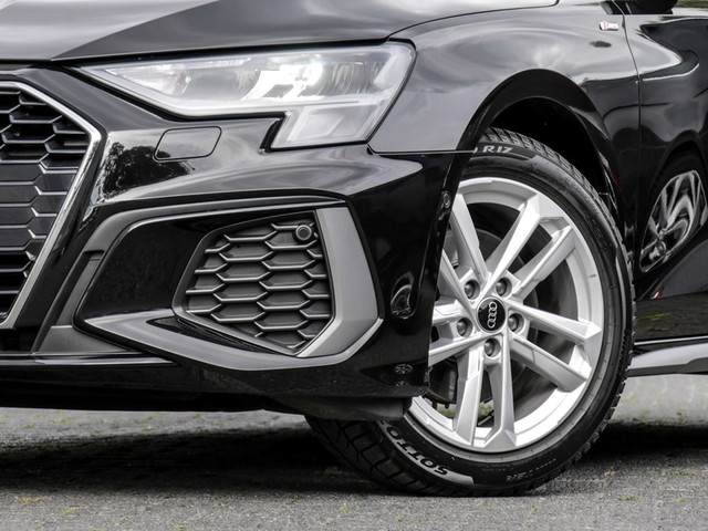 Audi A3 40 quattro S LINE ACC LM18 E-KLAPPE NAVI+ LED