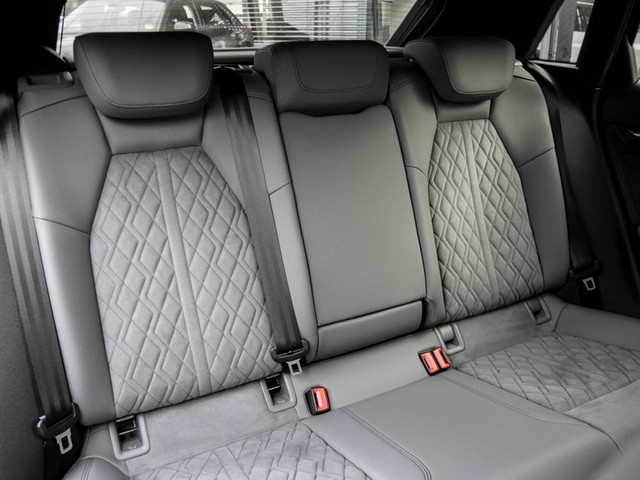 Audi A3 Sportback 35 S LINE BLACKPAK AHK ACC E-KLAPPE