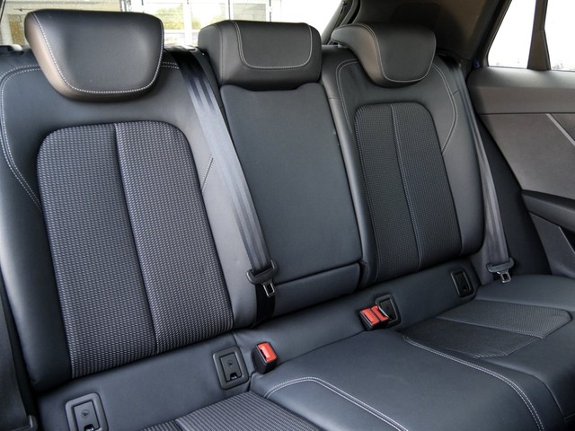 Audi Q2 30 S LINE BLACKPAK PANO AHK ACC LM19 E-KLAPPE