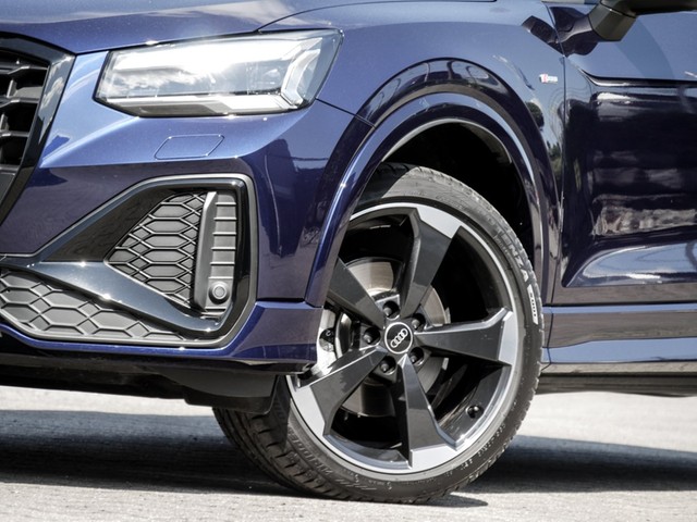 Audi Q2 30 S LINE BLACKPAK PANO AHK ACC LM19 E-KLAPPE