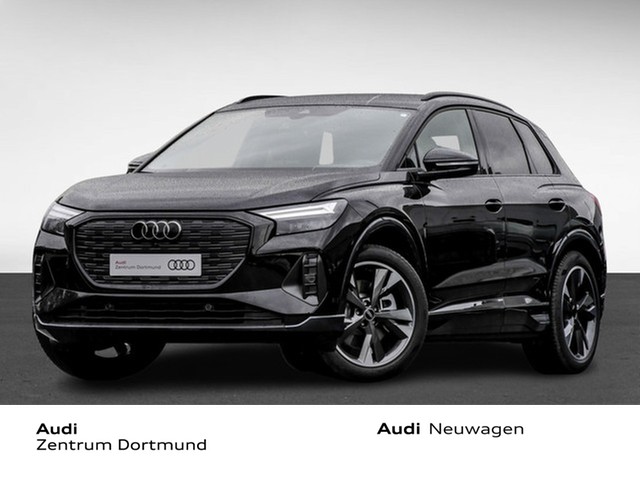 Audi Q4 50 e-tron quattro S LINE BLACKPAK PANO LM21 am Standort