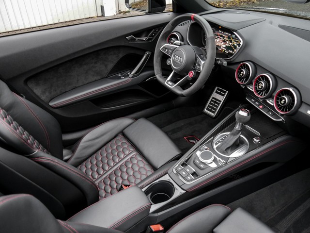 Audi TT RS Roadster quattro BLACKPAK CARBON B&O LM2O