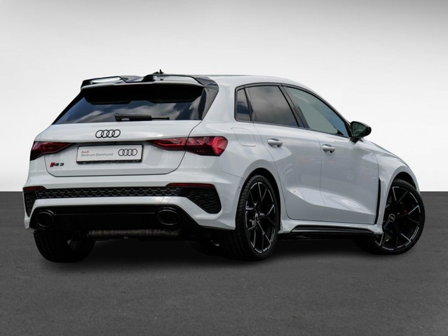 Audi RS3 Sportback S tronic RSDesignpaket+Pano+B&O+Carbon+LED