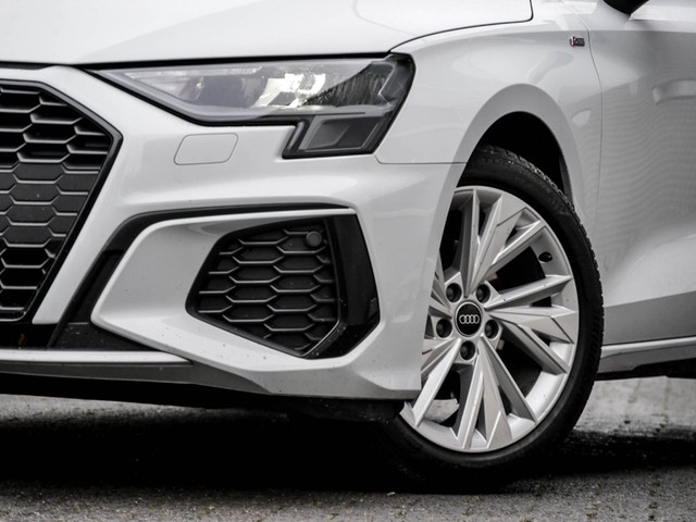 Audi A3 Sportback 30 S LINE BLACKPAK LM17 E-KLAPPE