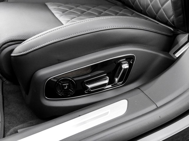 Audi S8 TFSI tiptronic Sonderlackierung Deep Olive Perleffekt Headup+Pano+Masage+B&O+AHK+TV