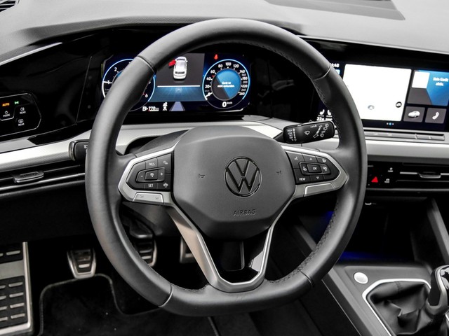 Volkswagen Golf VIII 2.0 MOVE ACC LED ALU NAVI SITZHEIZUNG