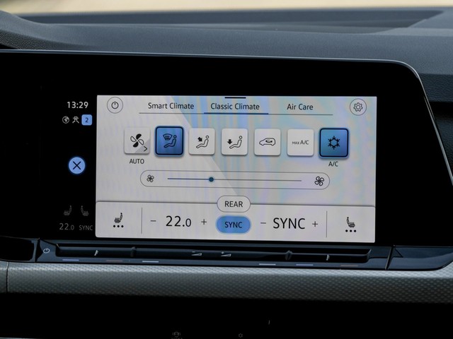 Volkswagen Golf VIII 2.0 MOVE ACC LED ALU NAVI SITZHEIZUNG