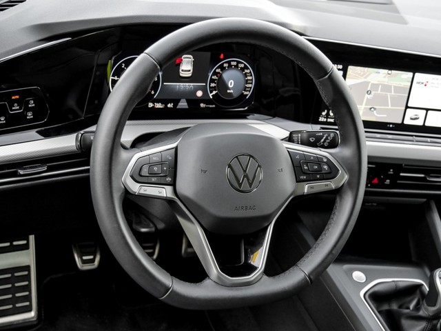 Volkswagen Golf VIII 2.0 MOVE ACC LED ALU NAVI SITZHEIZUNG