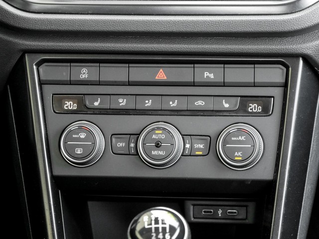 Volkswagen T-Roc 1.0 NAVI SITZHEIZUNG BLUETOOTH DAB+ USB