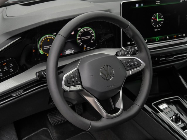 Volkswagen Der neue Golf Variant 1.5 STYLE DSG NAVI PANO