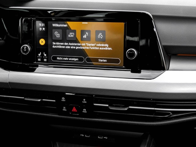 Volkswagen Golf VIII 2.0 LIFE PANO CAM CARPLAY/ANDROIDAUTO