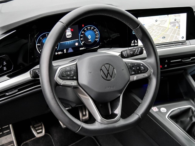 Volkswagen Golf VIII 2.0 MOVE ACC LED ALU NAVI SITZHEIZUNG