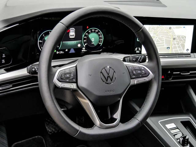 Volkswagen Golf VIII 2.0 LIFE ACC ALU LED NAVI SITZHEIZUNG