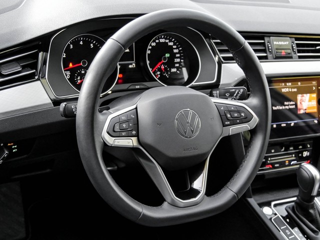 Volkswagen Passat Variant 2.0 BUSINESS AHK ACC NAVI SITZHZ.