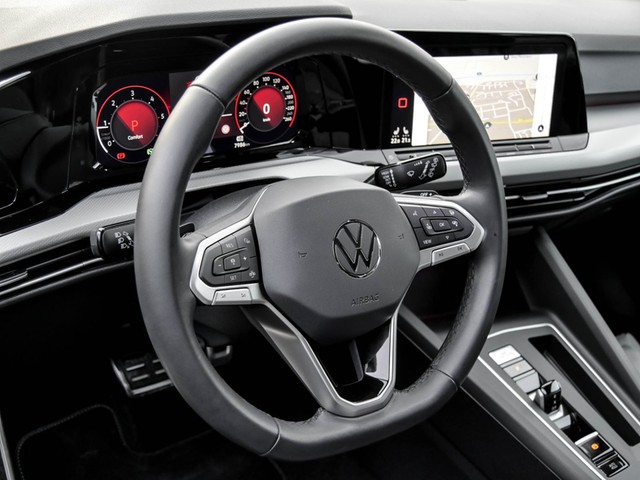 Volkswagen Golf VIII 2.0 MOVE AHK CAM ACC ALU NAVI SITZHEIZ