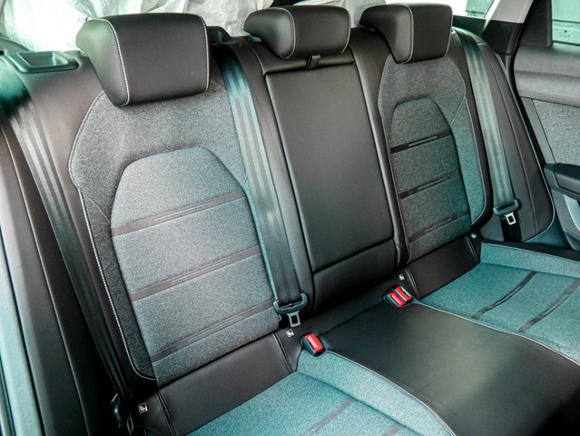 Seat Leon ST 1.5 eTSI XCELLENCE PANO BEATS CAM LED