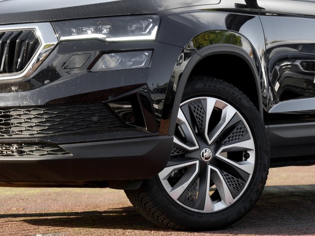 Skoda Karoq 2.0 STYLE 4X4 CAM LM18 E-KLAPPE NAVI LED