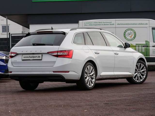 Skoda Superb Combi 2.0 AHK CAM ACC LM18 NAVICOLUMBUS