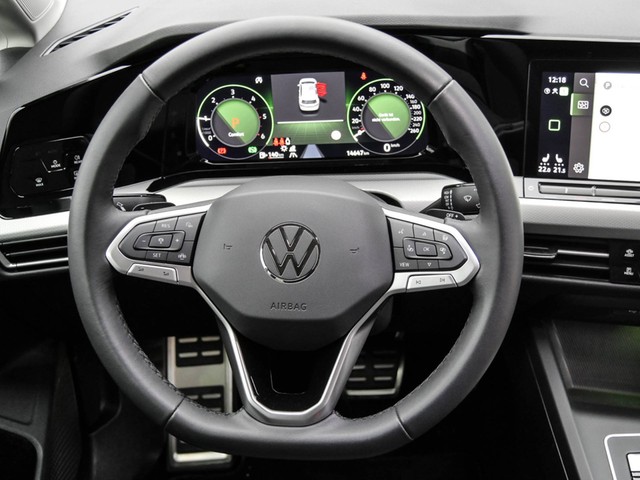 Volkswagen Golf VIII 2.0 MOVE CAM ALU NAVI LED SITZHEIZUNG