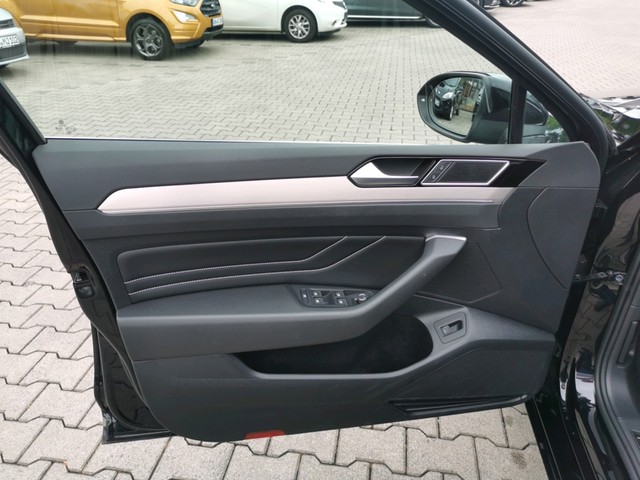 Volkswagen Passat Variant 2.0 ELEGANCE AHK CAM LM17 EKLAPPE