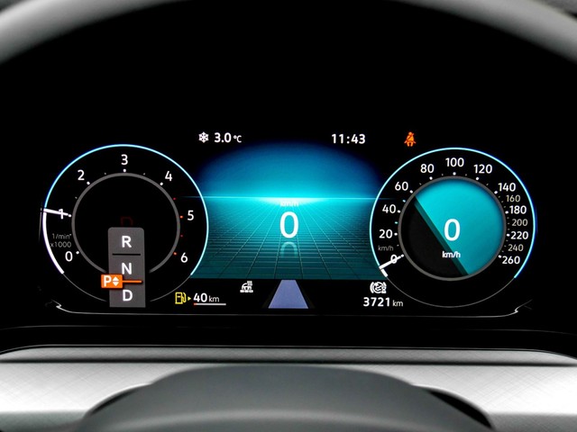 Volkswagen Golf VIII 2.0 LIFE LED ALU CARPLAY/ANDROIDAUTO