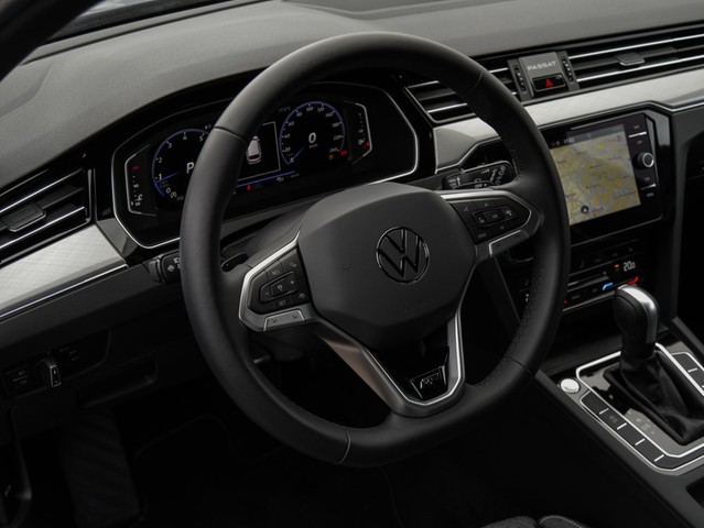 Volkswagen Passat Variant 2.0 R-LINE EXT. CAM LM18 LED NAVI