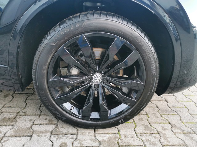 Volkswagen Touareg V6 R-LINE BLACK STYLE AHK STANDHZG ALU21