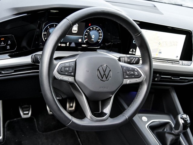 Volkswagen Golf VIII 2.0 MOVE ACC LED ALU NAVI SITZHEIZUNG