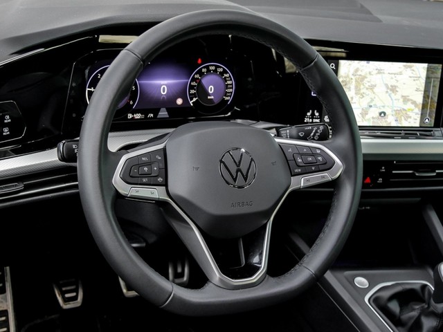 Volkswagen Golf VIII 2.0 MOVE ACC LED ALU NAVI SITZHEIZUNG