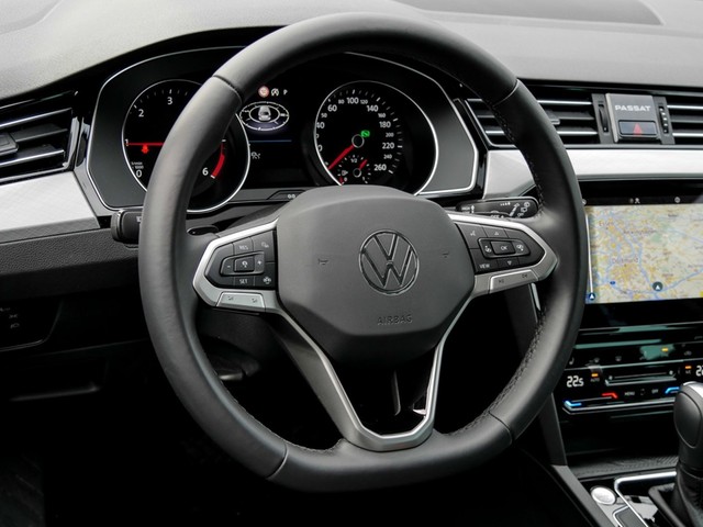 Volkswagen Passat Variant 1.5 BUSINESS AHK ACC ALU NAVI LED