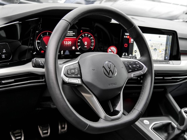 Volkswagen Golf VIII 2.0 MOVE ACC LED ALU NAVI SITZHEIZUNG