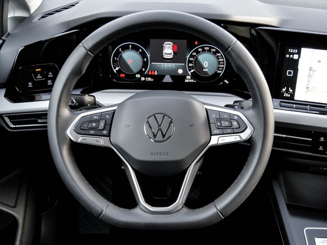 Volkswagen Golf VIII 2.0 LIFE AHK LED ALU NAVI SITZHEIZUNG