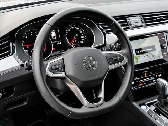 Volkswagen Passat Variant 1.5 BUSINESS LED LM17 NAVI SITZH.