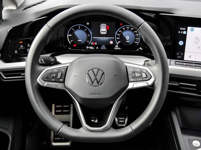 Volkswagen Golf VIII 2.0 MOVE ACC LED ALU NAVI SITZHEIZUNG