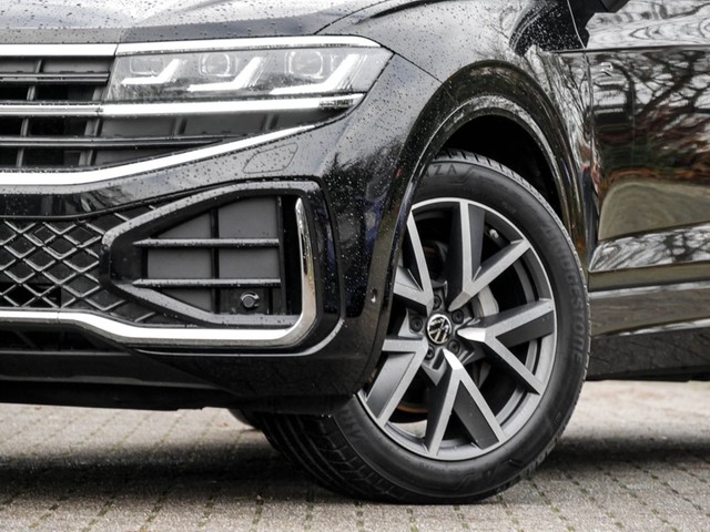 Volkswagen Touareg V6 R-LINE STANDHZ. AHK 360°CAM ACC LM20