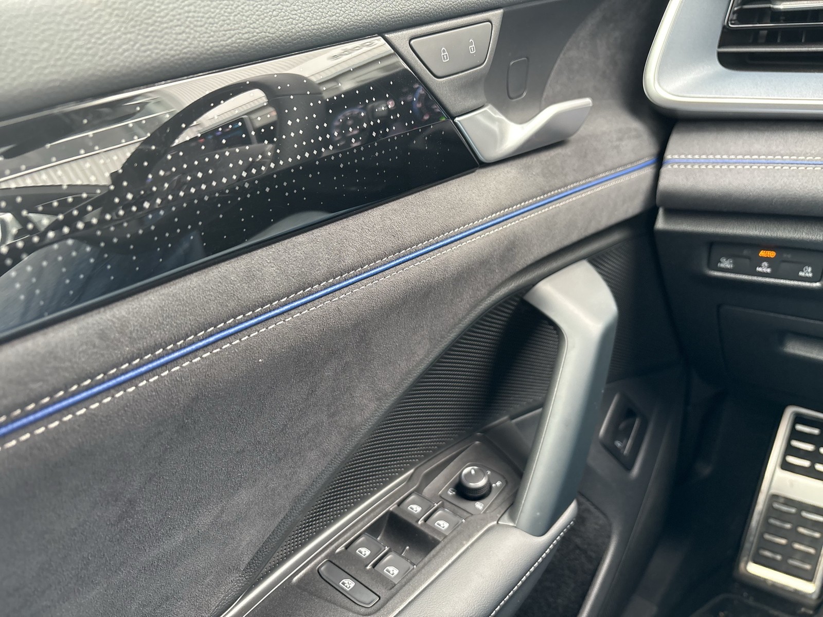 Volkswagen Tayron 2.0 R-LINE HARMAN KARDON CAM AHK LEDER