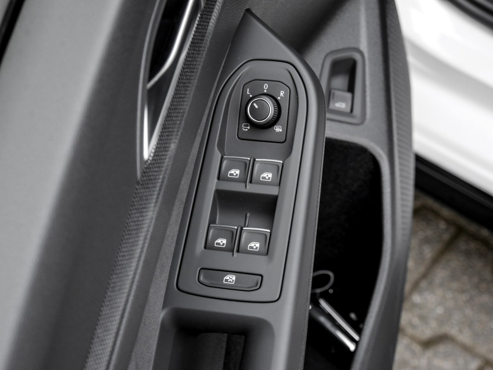 Volkswagen Golf Variant 1.5 R-LINE DSG BLACKSTYLE eKLAPPE