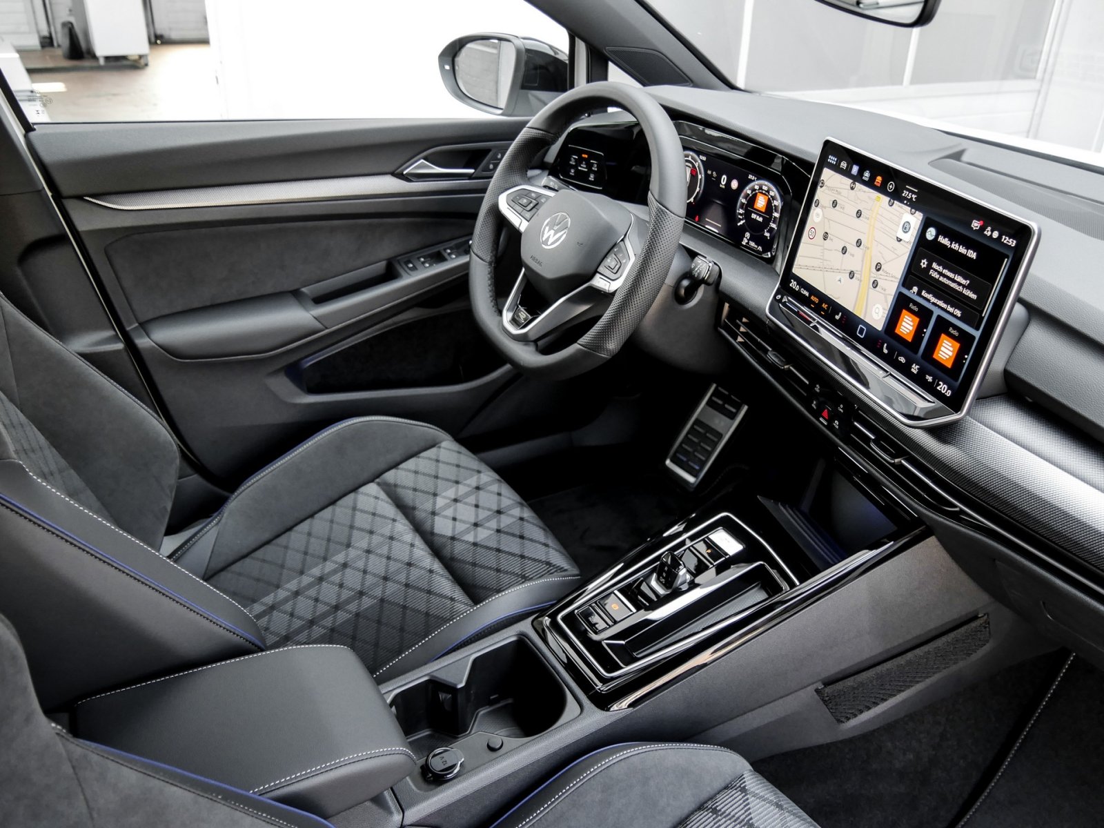 Volkswagen Golf Variant 1.5 R-LINE DSG BLACKSTYLE eKLAPPE