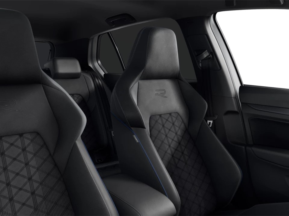 Volkswagen Golf 1.5 R-LINE DSG BLACKSTYLE PANO MATRIXLED