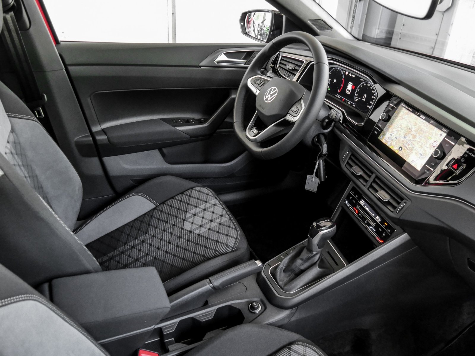 Volkswagen Polo 1.0 R-LINE DSG NAVI CAM SITZHZG MATRIXLED