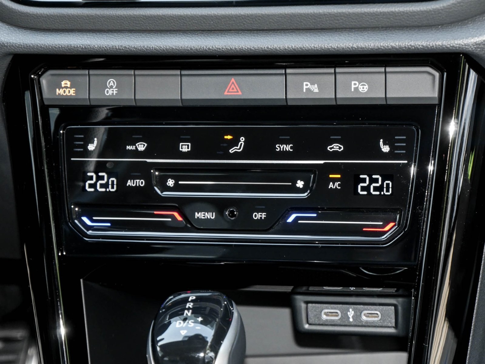 Volkswagen T-Roc 1.5 R-LINE DSG eKLAPPE MATRIXLED CAM LM19