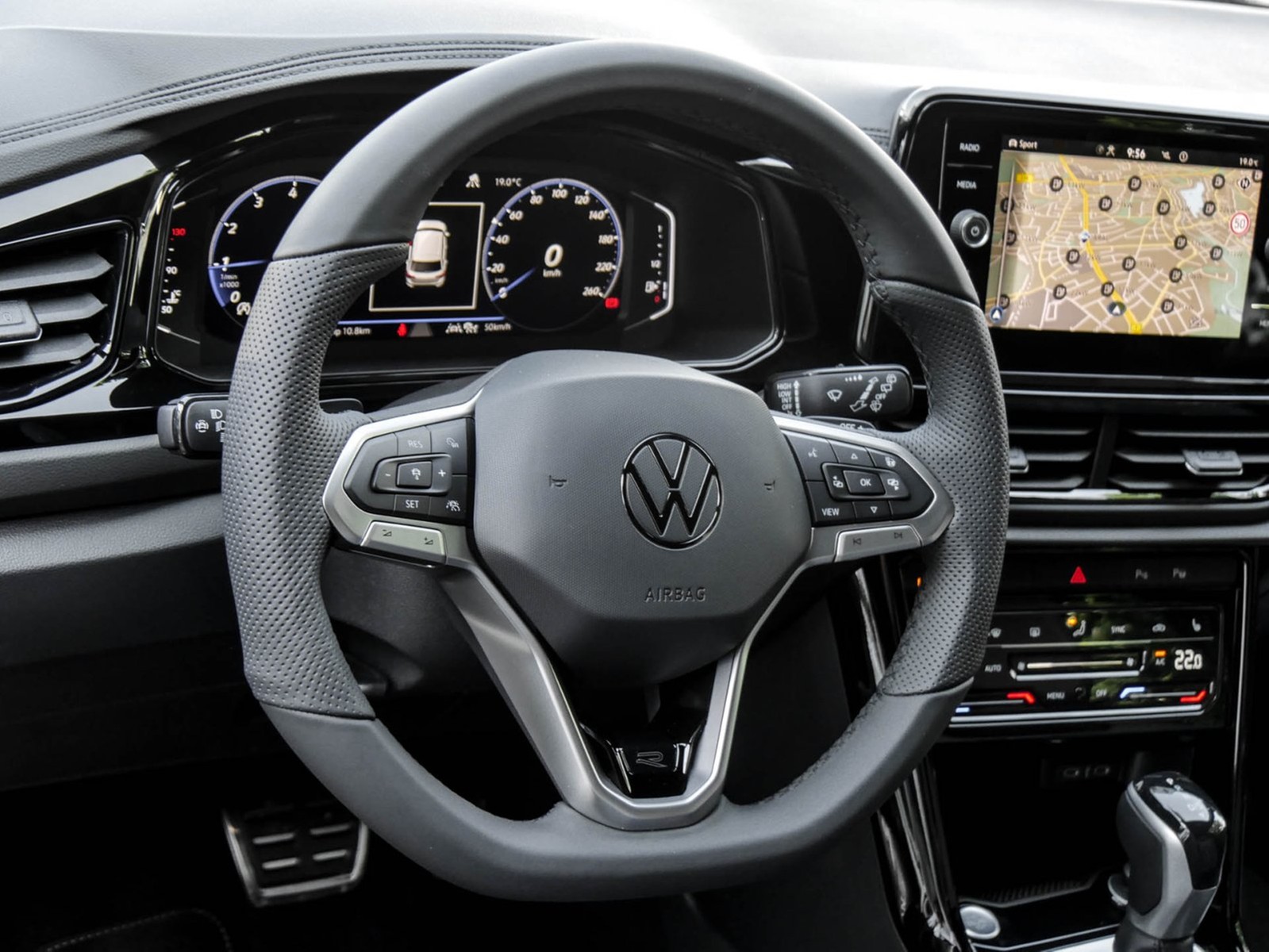 Volkswagen T-Roc 1.5 R-LINE DSG eKLAPPE MATRIXLED CAM LM19