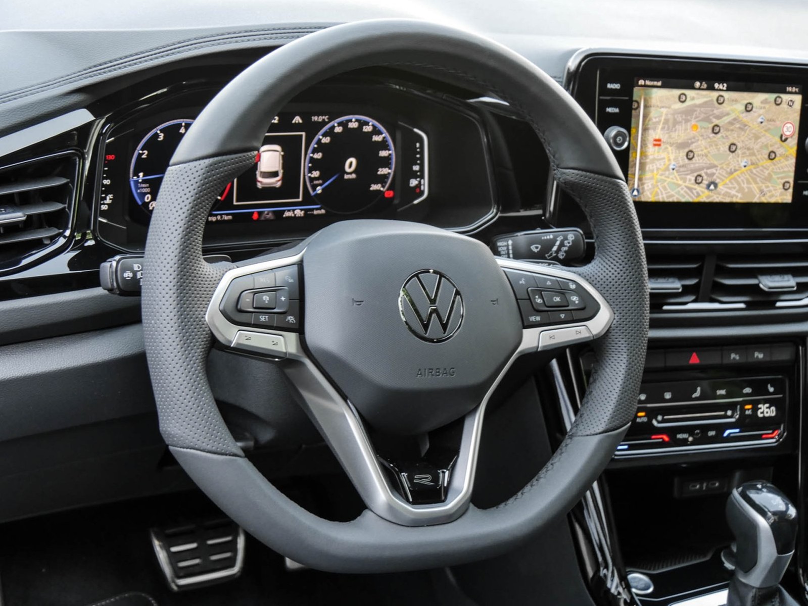 Volkswagen T-Roc 1.5 R-LINE DSG PANO NAVI BLACKSTYLE AHK
