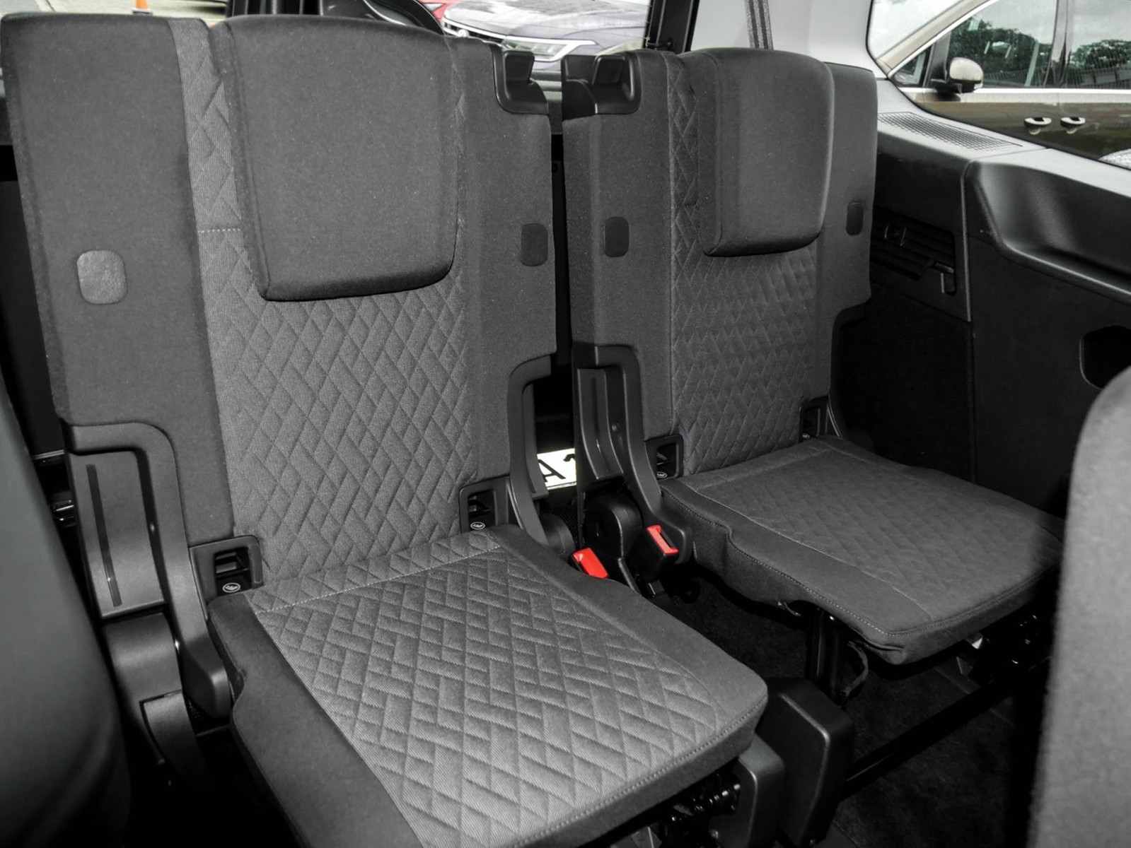 Volkswagen Caddy Maxi 2.0 TDI Life Klima LED Navi AHK