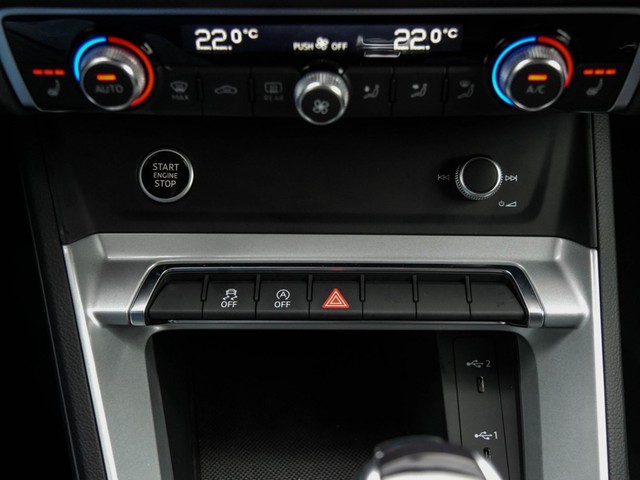 Audi Q3 35 advanced BLACKPAK AHK ALU18 eKLAPPE