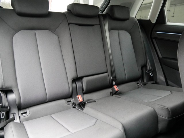 Audi Q3 35 advanced BLACKPAK AHK ALU18 eKLAPPE