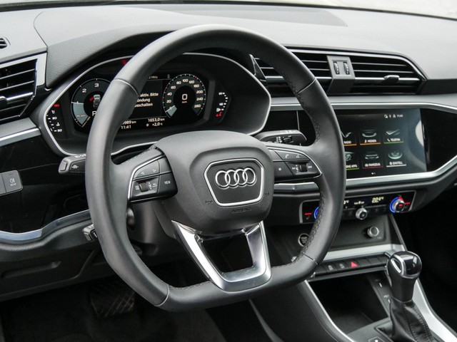 Audi Q3 35 advanced BLACKPAK AHK ALU18 eKLAPPE