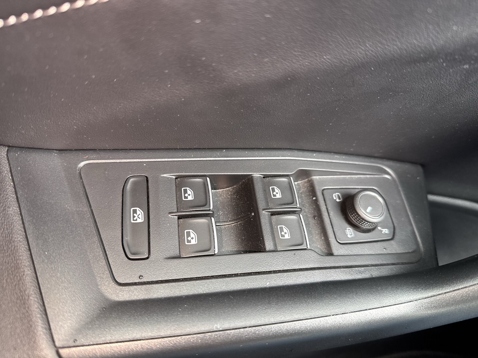 Volkswagen T-Roc 1.5 R-LINE KAMERA ACC LM19 NAVI CARPLAY
