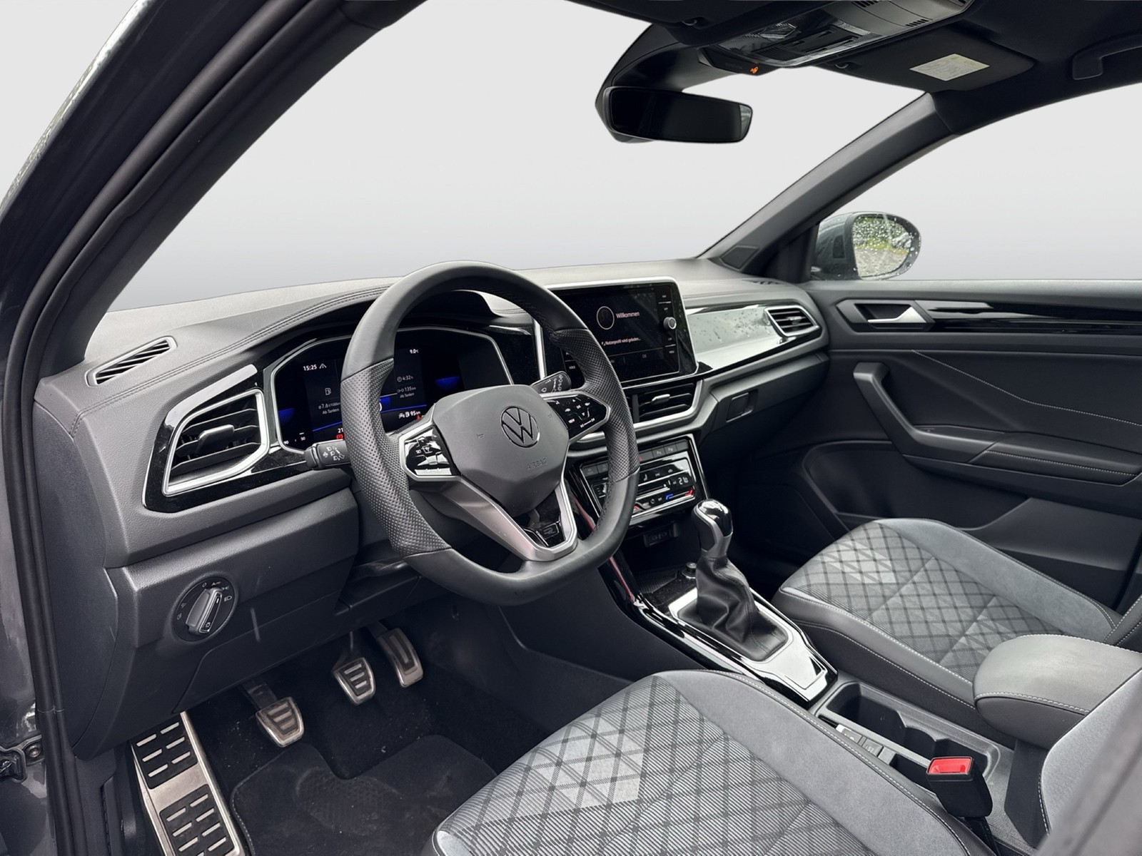 Volkswagen T-Roc 1.5 R-LINE KAMERA ACC LM19 NAVI CARPLAY